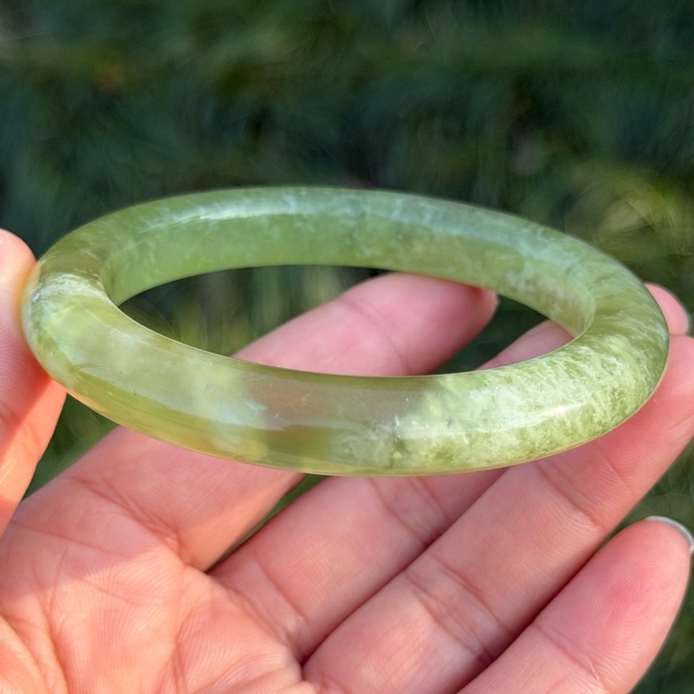 60.5mm inner diameter green xiuyu jade bangle 1564